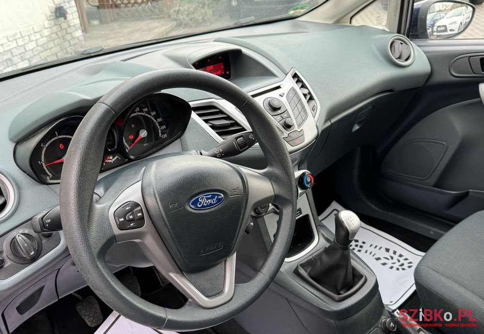 2011' Ford Fiesta photo #5