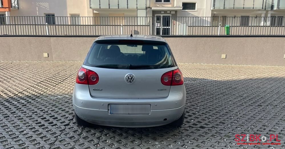 2008' Volkswagen Golf photo #3