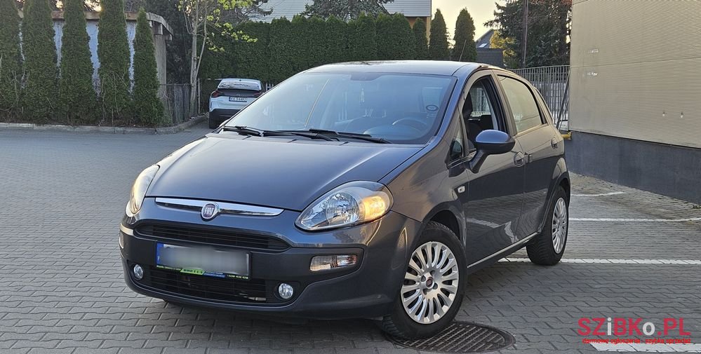 2010' Fiat Punto Evo photo #2