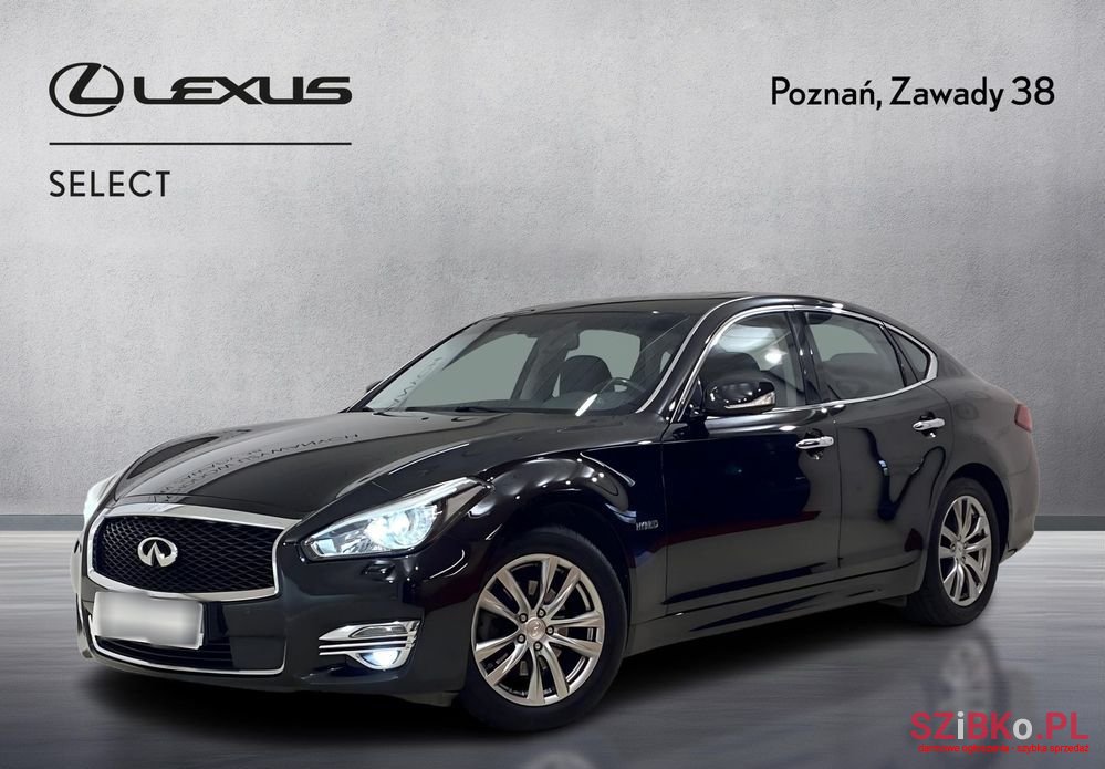 2015' Infiniti Q70 photo #1