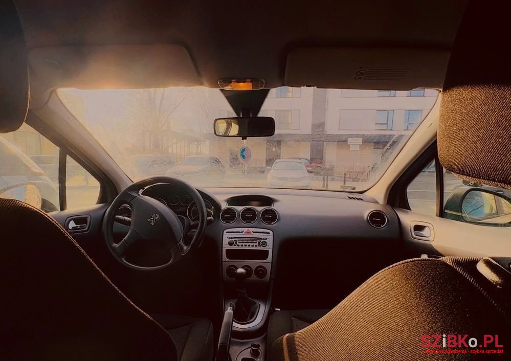 2010' Peugeot 308 photo #5