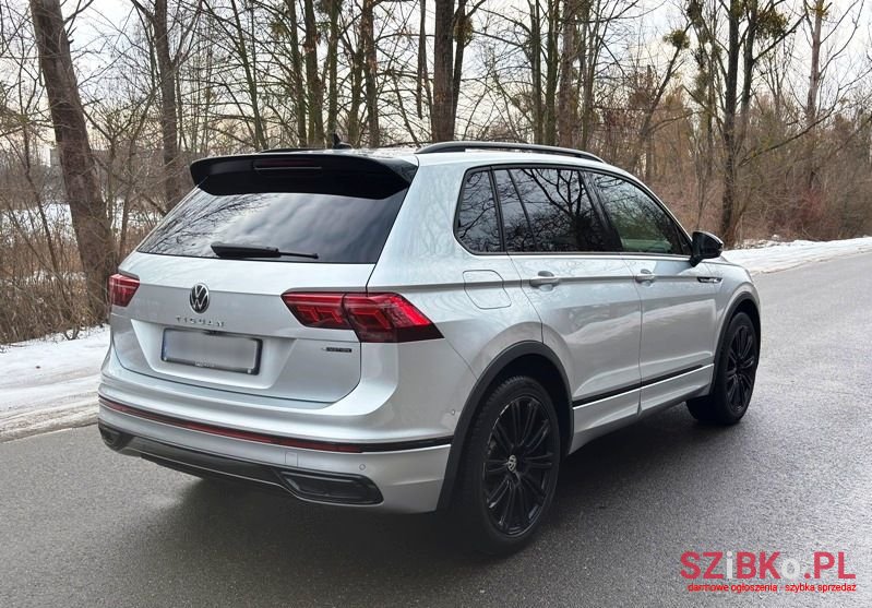 2023' Volkswagen Tiguan photo #5