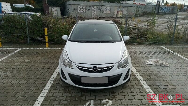 2011' Opel Corsa photo #3