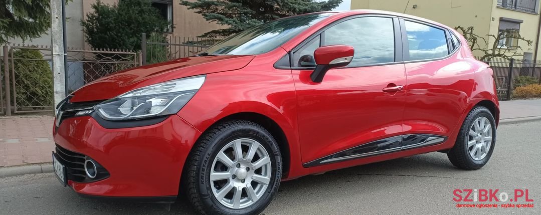 2013' Renault Clio photo #3