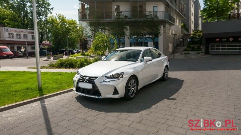 2018' Lexus IS 300 photo #2