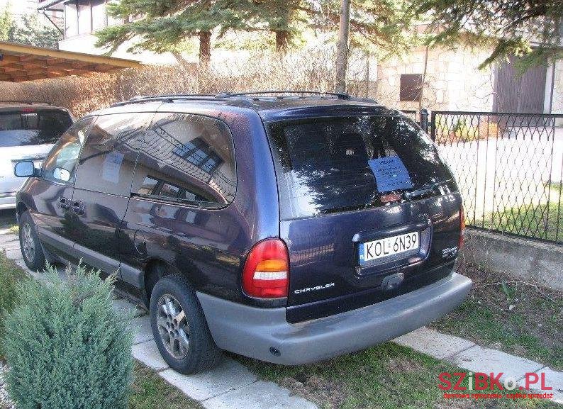 1998' Chrysler Grand Voyager photo #2