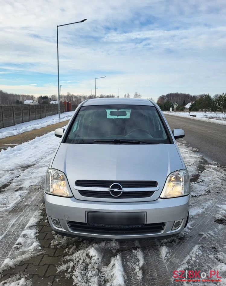 2005' Opel Meriva 1.8 16V Cosmo photo #2