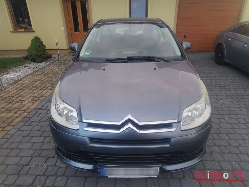 2008' Citroen C4 photo #3