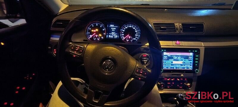 2010' Volkswagen Passat photo #1