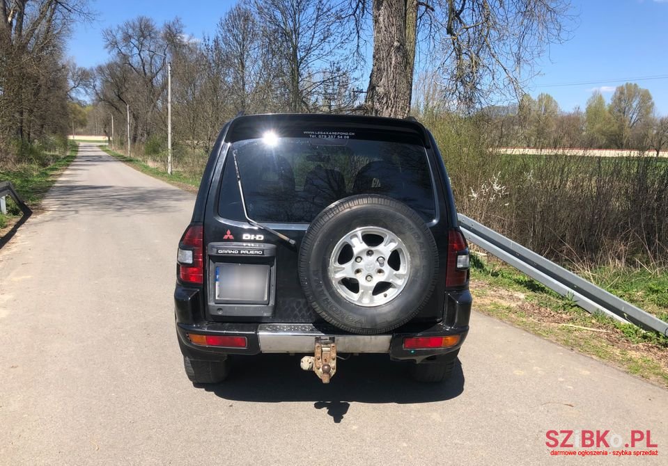2000' Mitsubishi Pajero photo #4