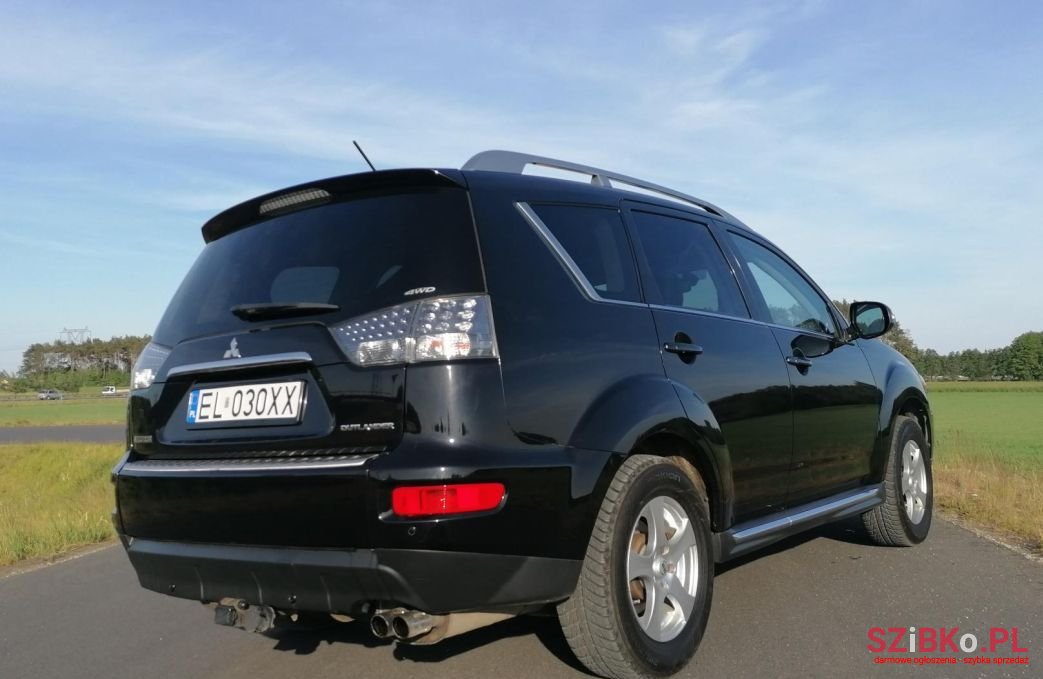 2010' Mitsubishi Outlander photo #5