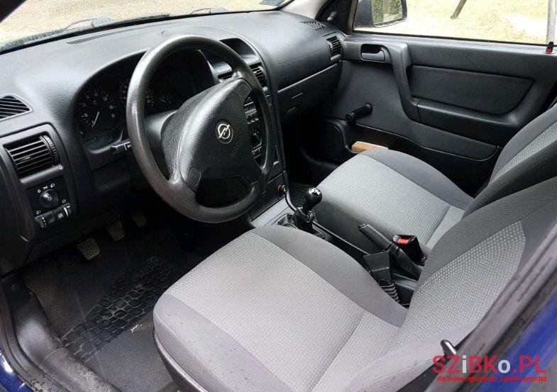 2008' Opel Astra photo #1