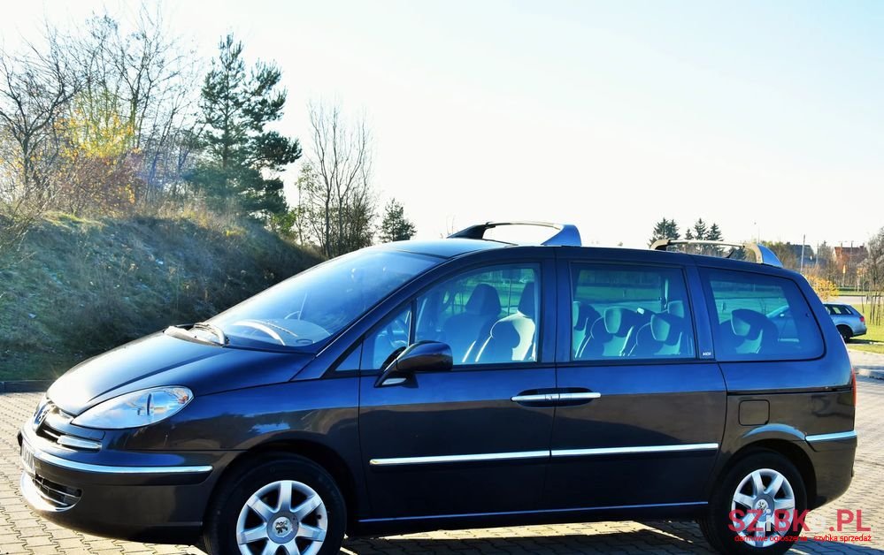 2009' Peugeot 807 2.0 Hdi Premium photo #6