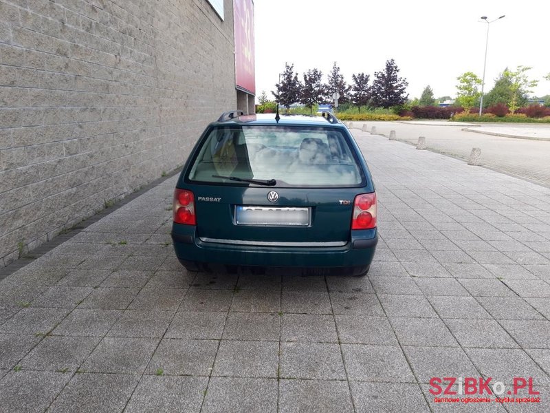 2001' Volkswagen Passat photo #4
