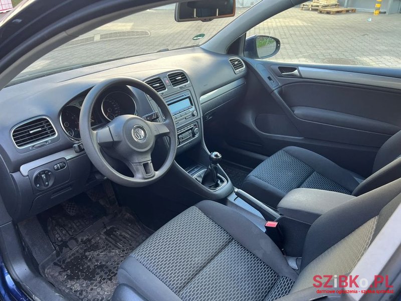 2009' Volkswagen Golf photo #4