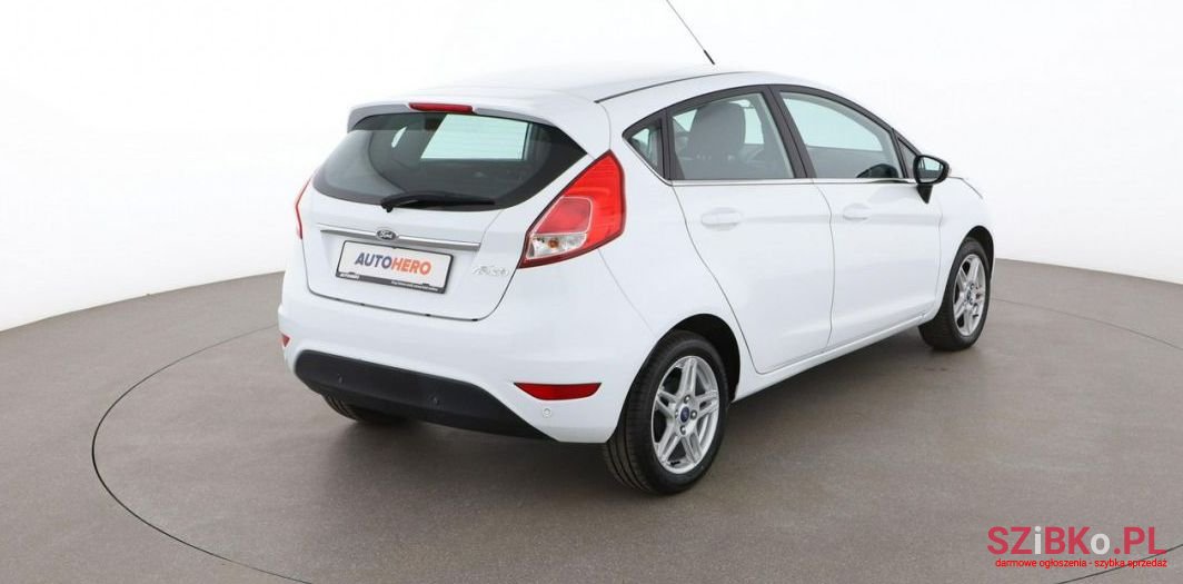 2013' Ford Fiesta photo #5