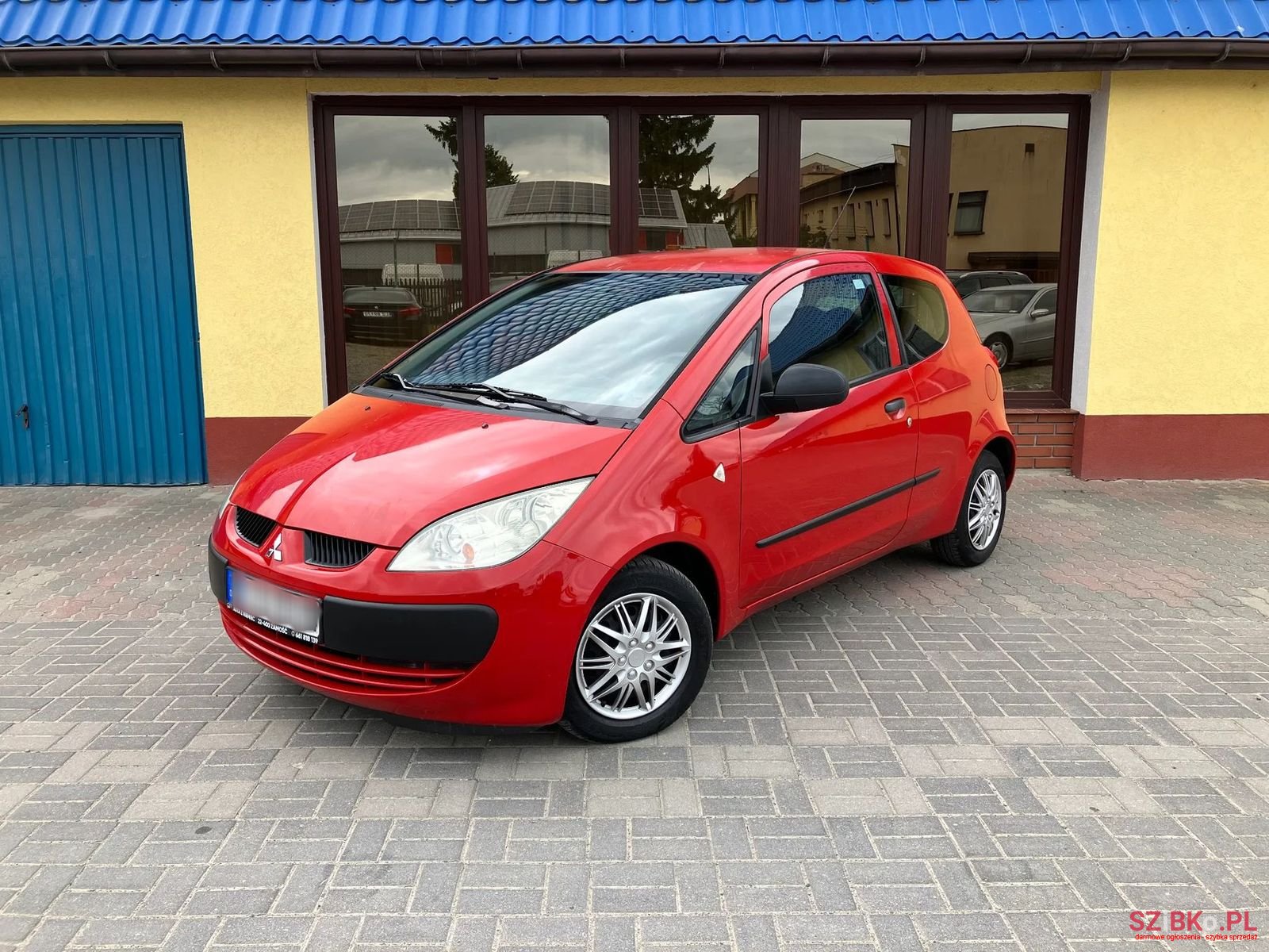 2005' Mitsubishi Colt photo #2