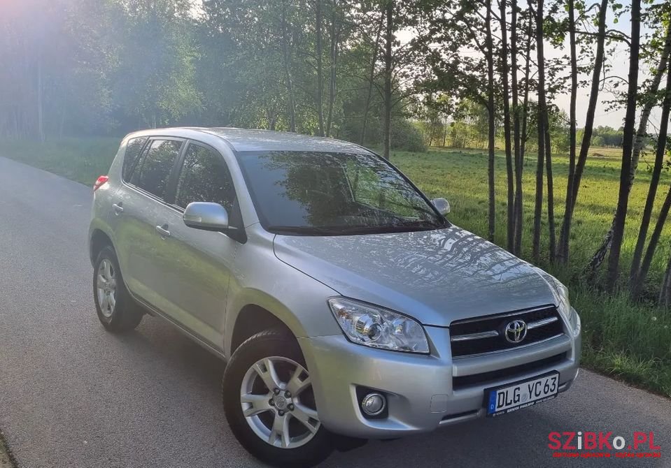 2010' Toyota RAV4 photo #3