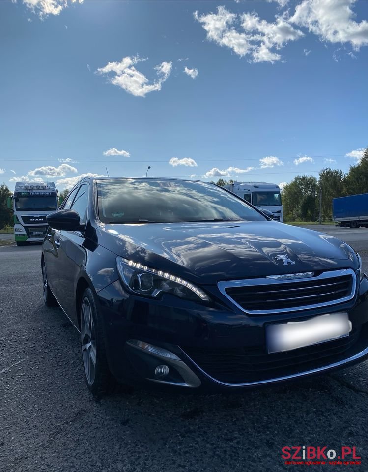 2015' Peugeot 308 photo #1