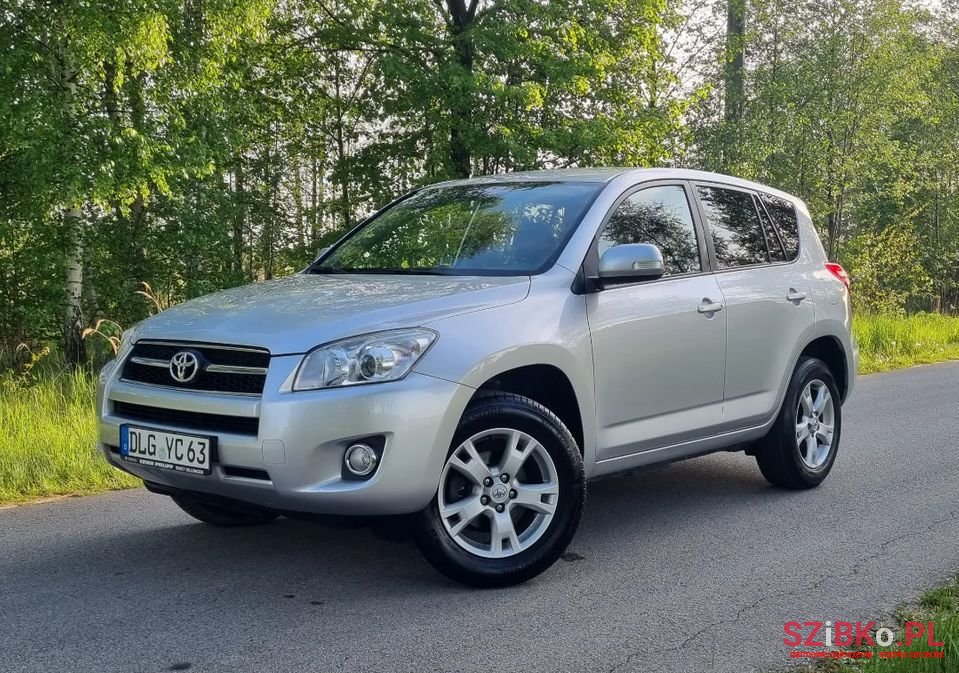 2010' Toyota RAV4 photo #2