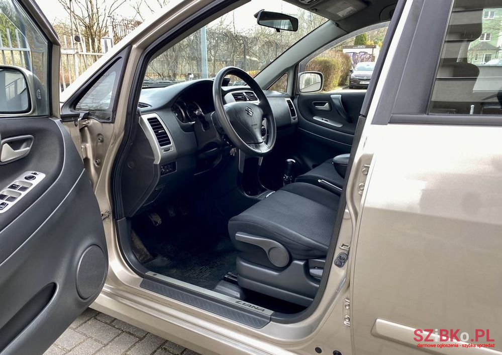 2004' Suzuki Liana 1.6 Comfort photo #6