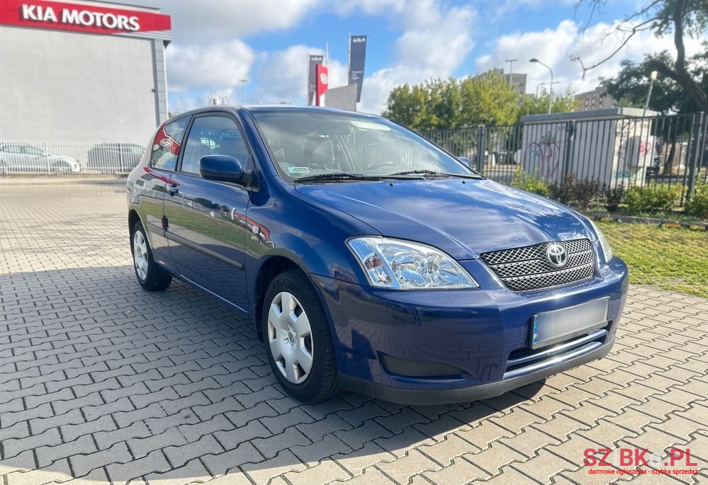 2004' Toyota Corolla photo #1