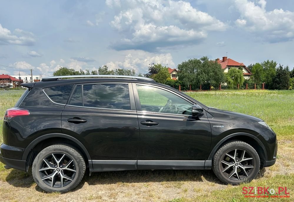 2017' Toyota RAV4 photo #3