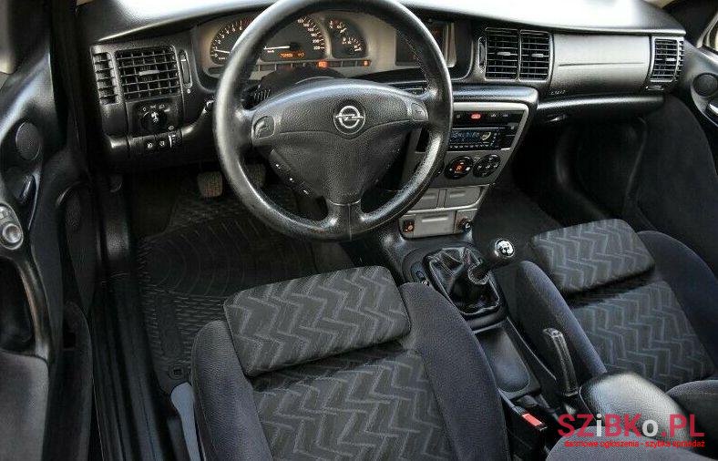 2000' Opel Vectra photo #1
