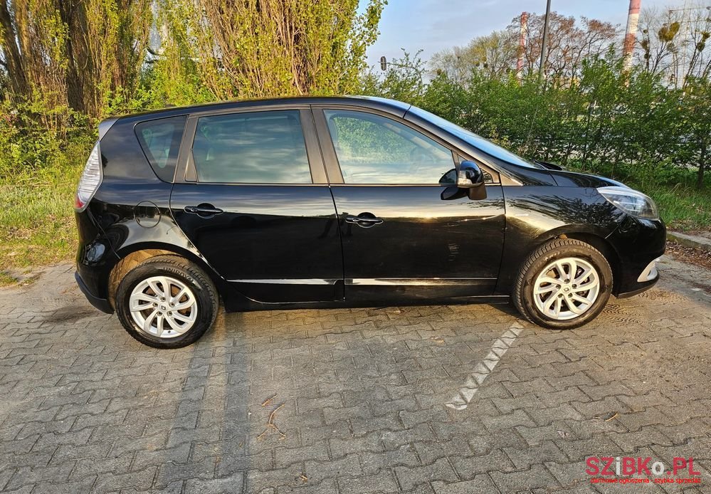 2016' Renault Scenic 1.5 Dci Limited photo #2