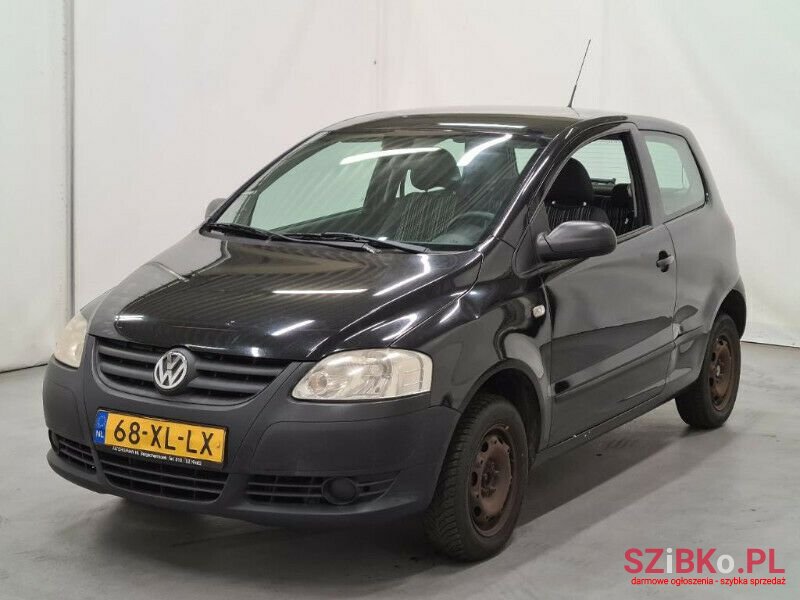 2007' Volkswagen Fox photo #1