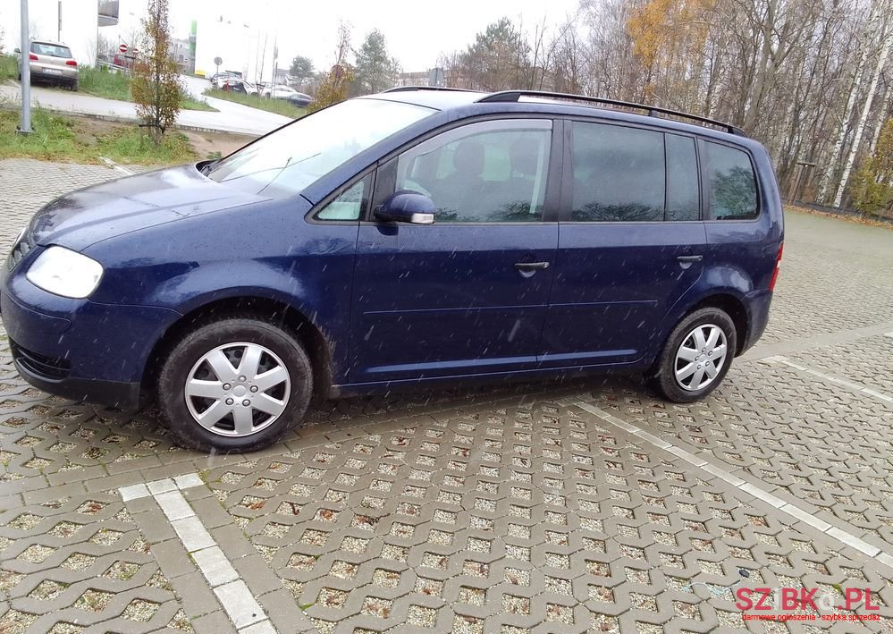2005' Volkswagen Touran photo #5