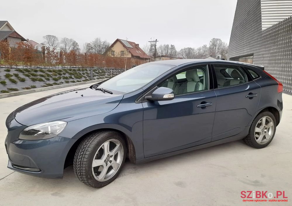 2018' Volvo V40 photo #3