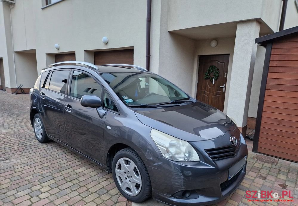 2011' Toyota Verso 1.6 photo #3