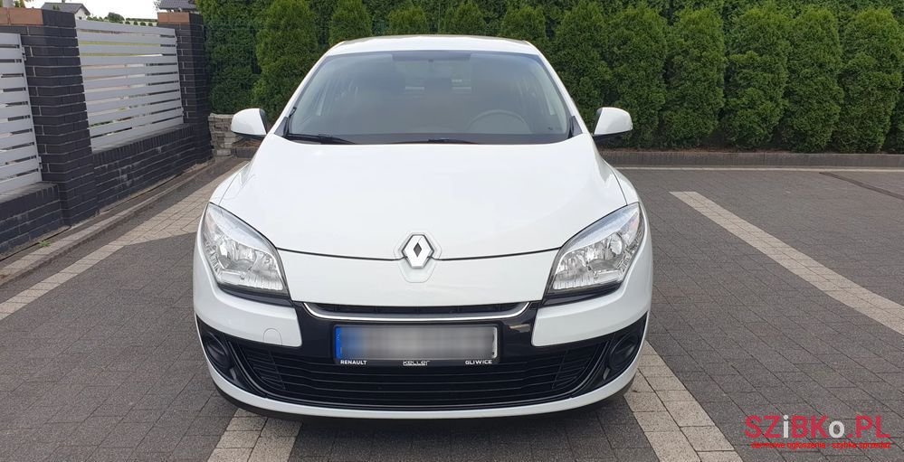 2014' Renault Megane photo #2
