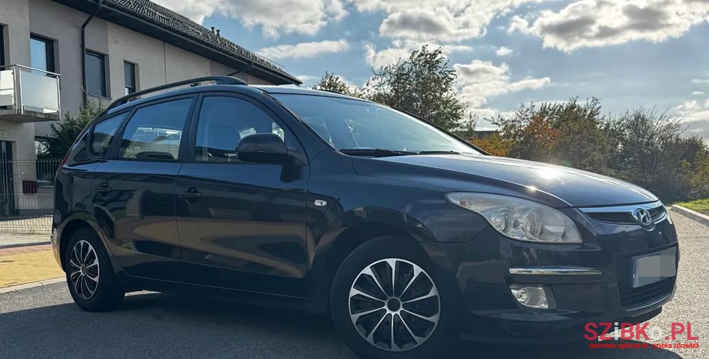 2010' Hyundai i30 1.6 Crdi Comfort photo #2