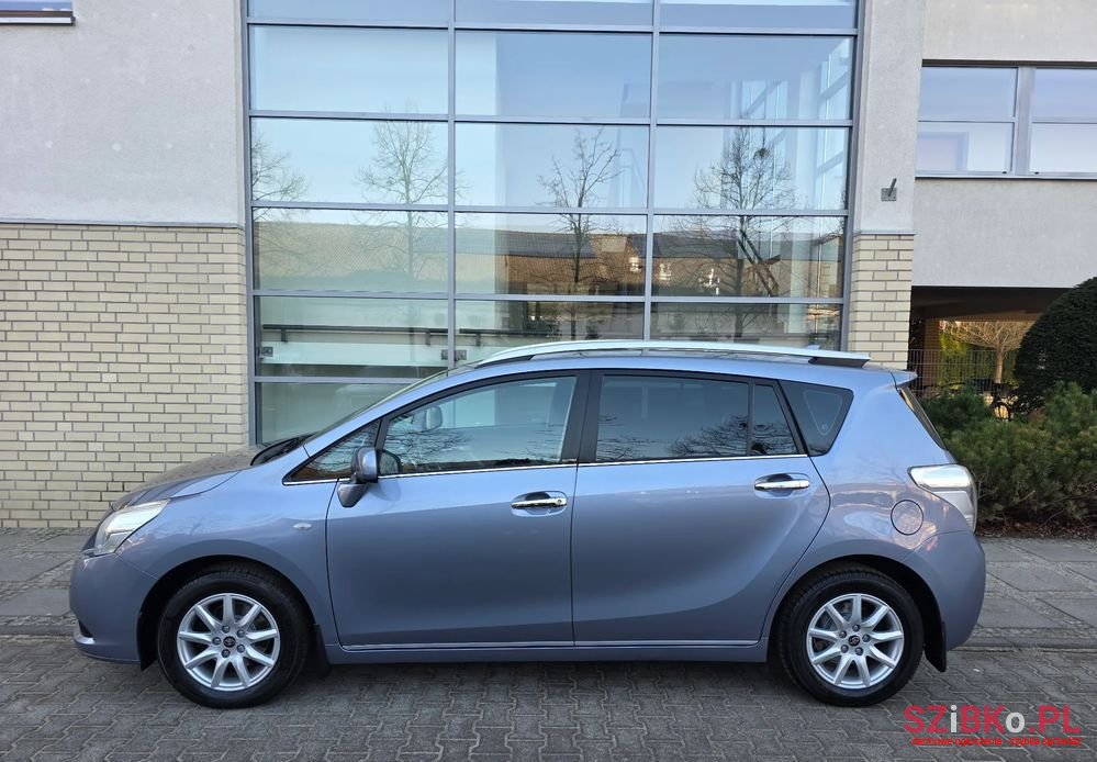 2010' Toyota Verso photo #4