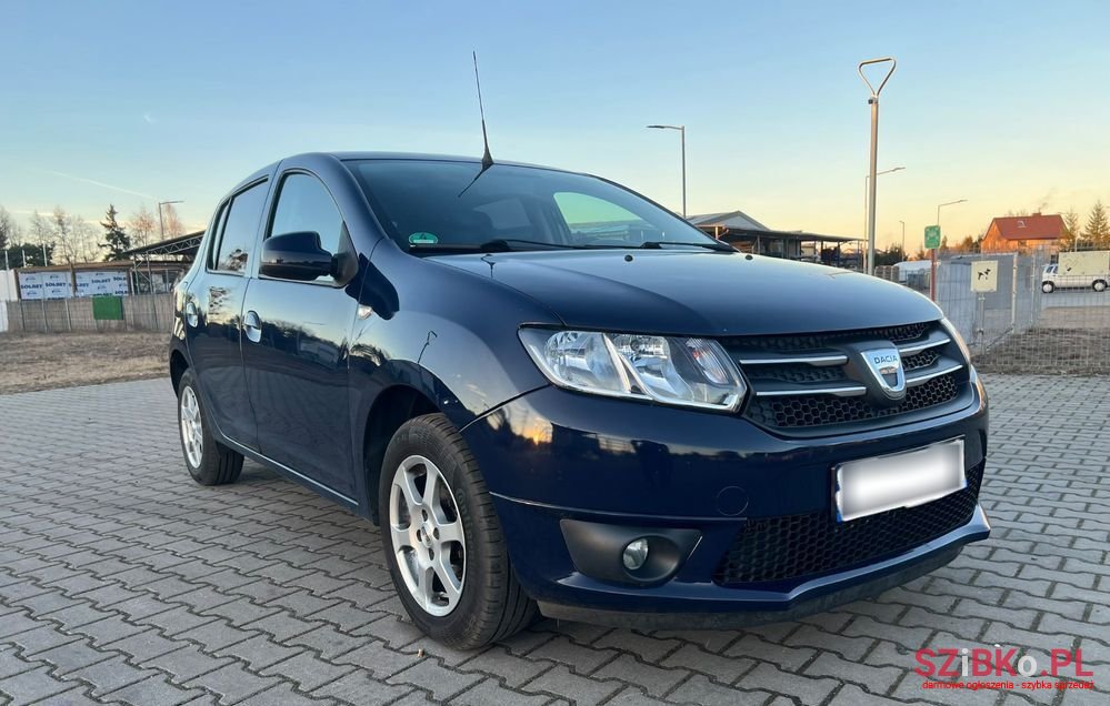 2013' Dacia Sandero photo #1