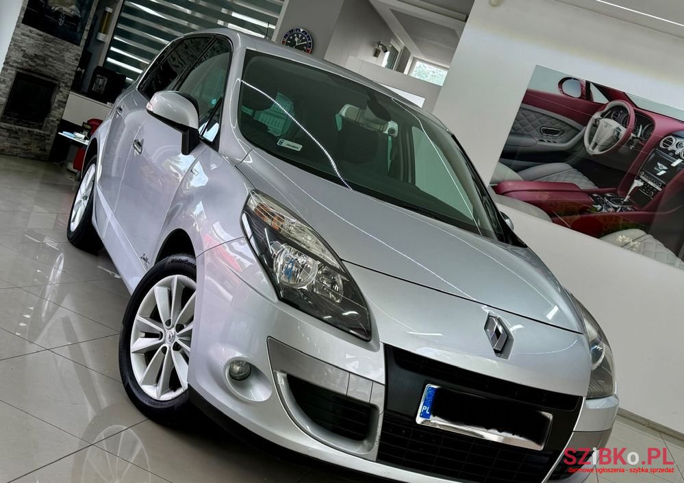 2010' Renault Scenic 1.6 16V 110 Limited photo #2