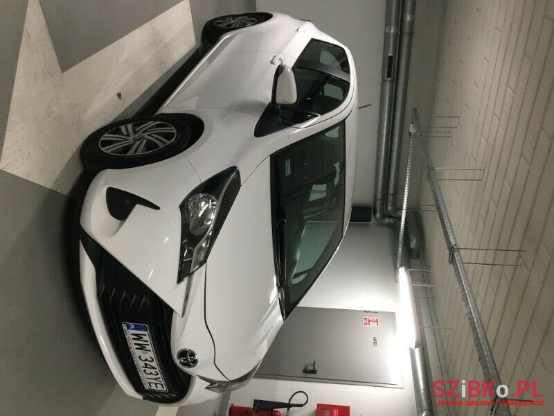 2018' Toyota Yaris photo #2