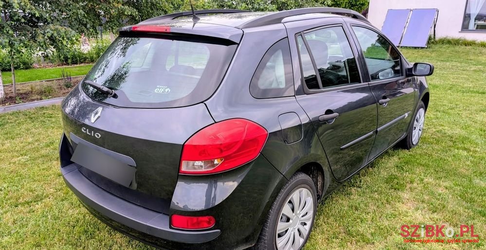 2009' Renault Clio photo #3