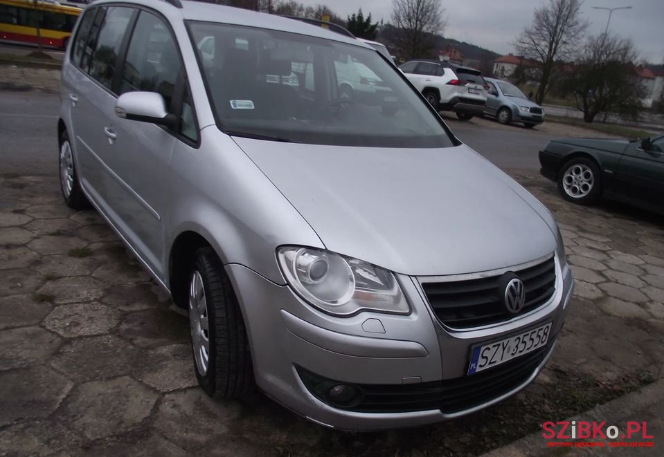 2007' Volkswagen Touran photo #1