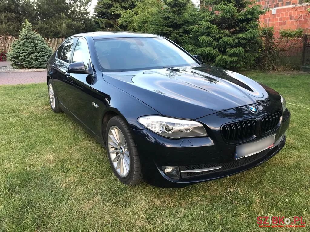 2013' BMW 5 Series photo #1