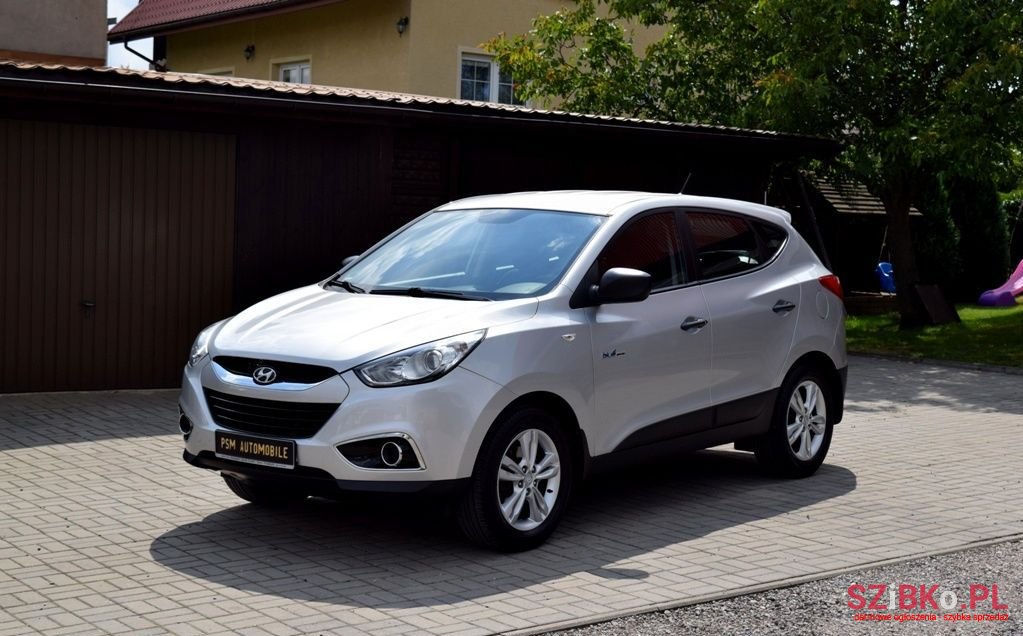 2011' Hyundai ix35 photo #2