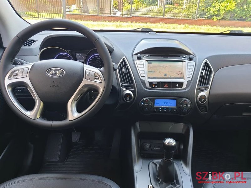 2011' Hyundai ix35 2.0 Premium photo #4