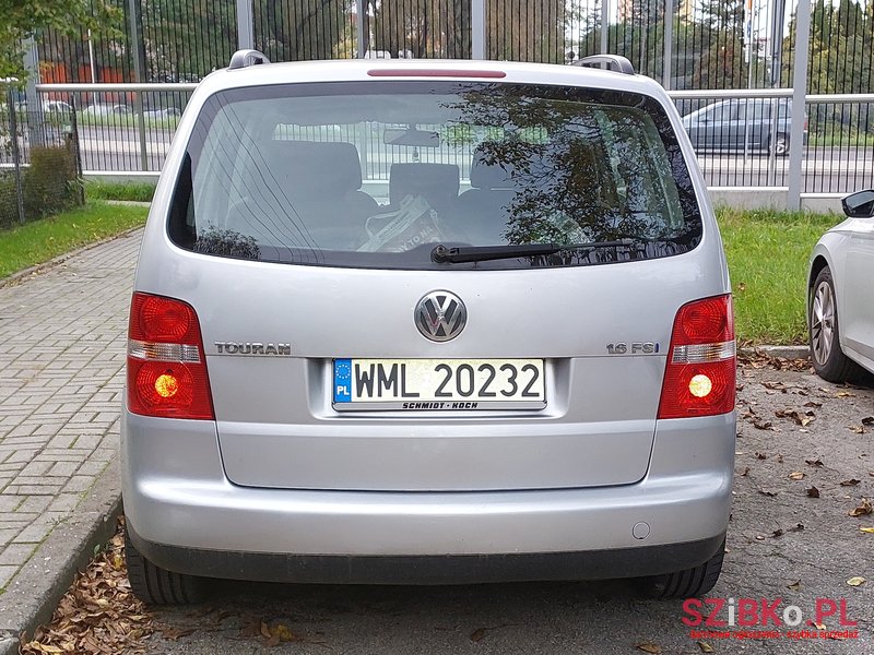 2004' Volkswagen Touran photo #2