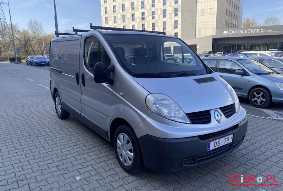 2011' Renault photo #1