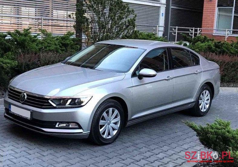 2015' Volkswagen Passat photo #1