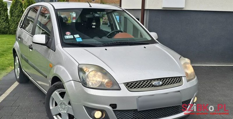 2006' Ford Fiesta 1.6 Tdci Ghia photo #2