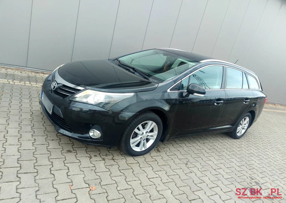 2013' Toyota Avensis 2.0 D-4D Luna photo #1