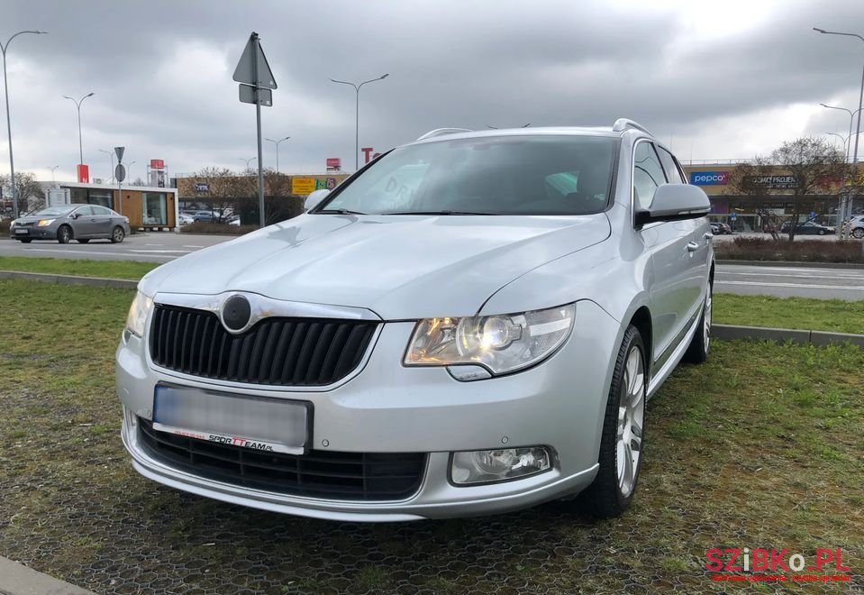 2010' Skoda Superb photo #1